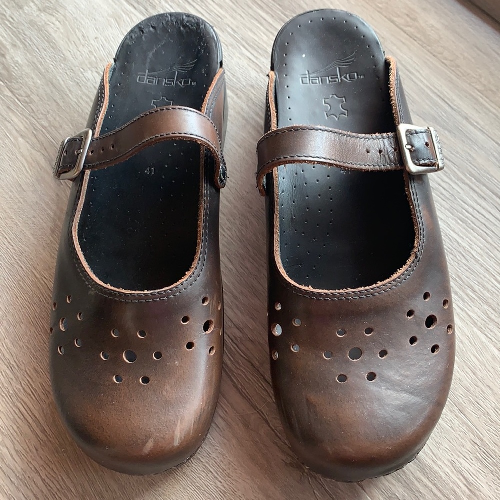 Dansko clogs brown leather EUC- 41